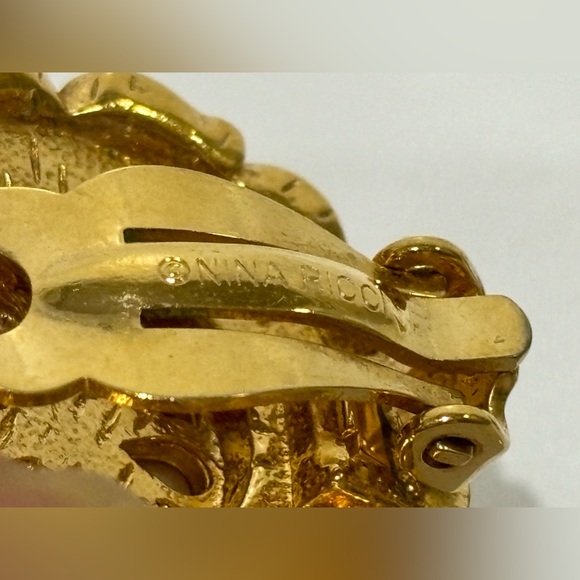 Rare Authentic Nina Ricci Clip on Faux Pearl Gold tone Earrings - Picture 11 of 13